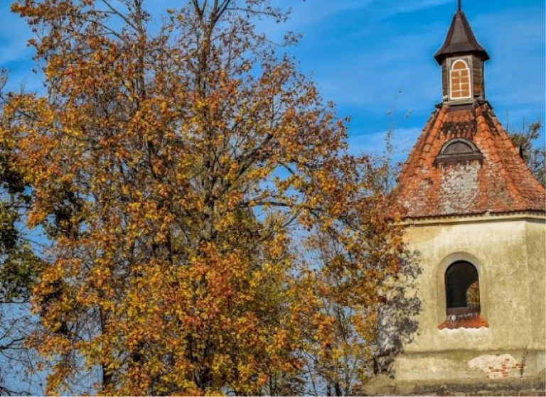 Sudervės bažnyčios varpinė